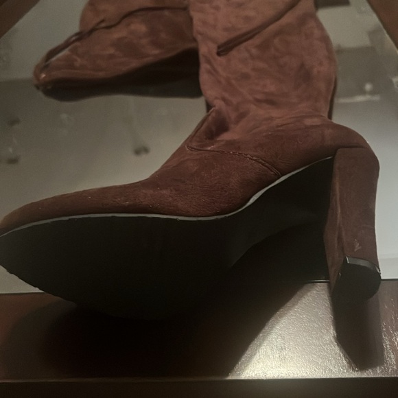 Beautiful Dark Brown Over The Knee Boots - Picture 4 of 8